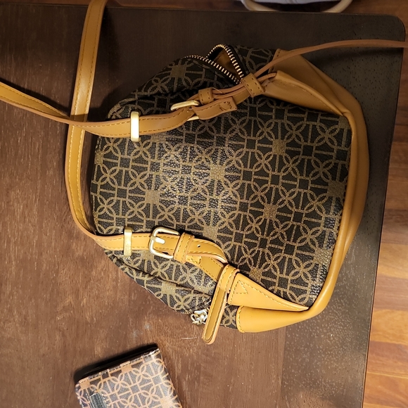 SOLD - Picture 4 of 4